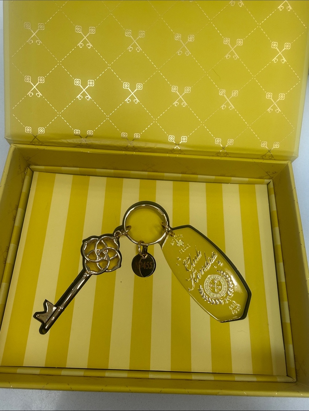 Club Kendra Gold Key and Tag Decorative Keychain - Yellow